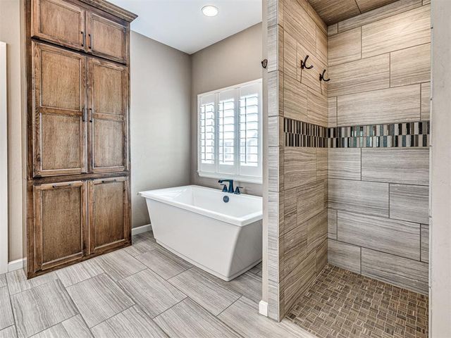 406 Rochester Court, Tuttle, OK 73089
