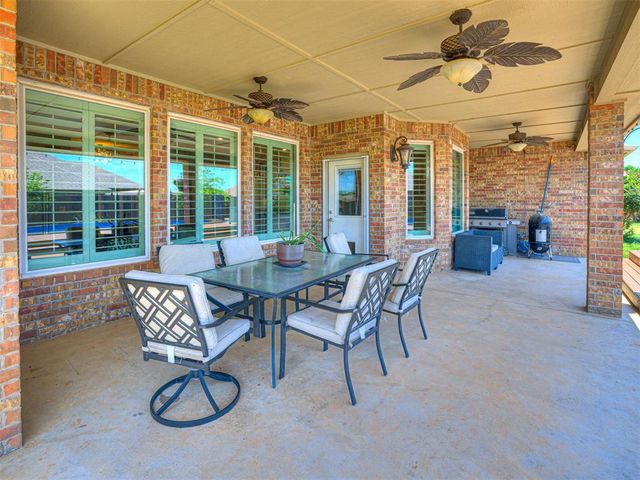 406 Rochester Court, Tuttle, OK 73089
