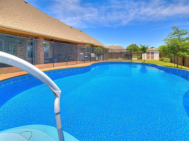 406 Rochester Court, Tuttle, OK 73089