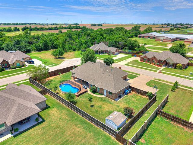 406 Rochester Court, Tuttle, OK 73089