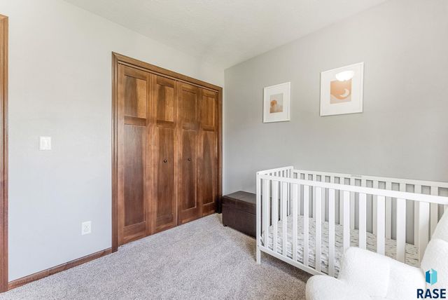 404 S Red Willow Ave Avenue, Sioux Falls, SD 57110