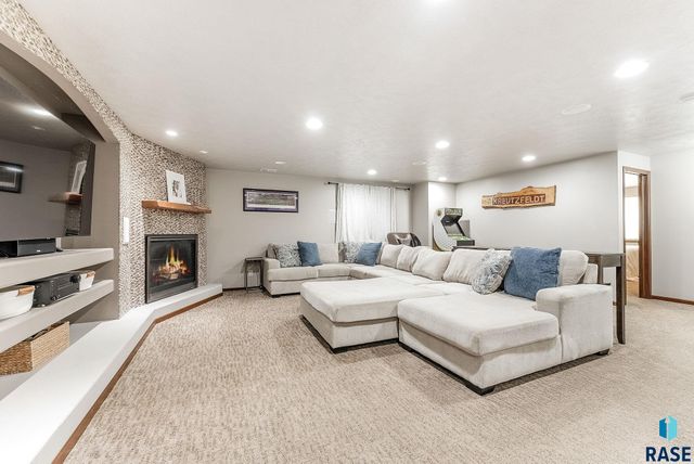 404 S Red Willow Ave Avenue, Sioux Falls, SD 57110