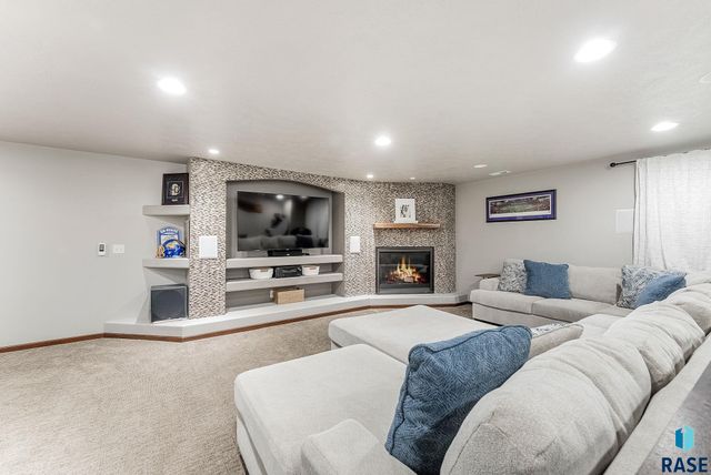 404 S Red Willow Ave Avenue, Sioux Falls, SD 57110