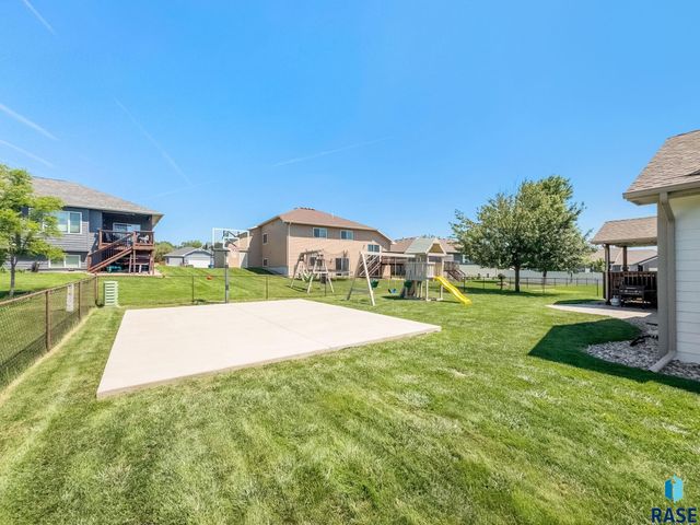 404 S Red Willow Ave Avenue, Sioux Falls, SD 57110