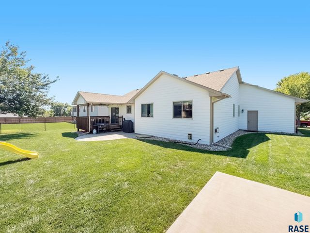 404 S Red Willow Ave Avenue, Sioux Falls, SD 57110