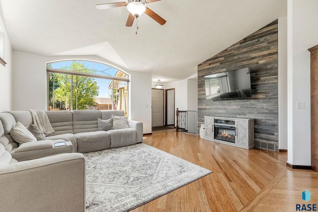 404 S Red Willow Ave Avenue, Sioux Falls, SD 57110