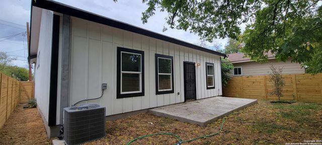 2014 Montezuma, San Antonio, TX 78207