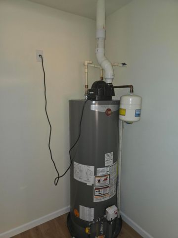 1524 S Woodland Avenue, Michigan City, IN 46360