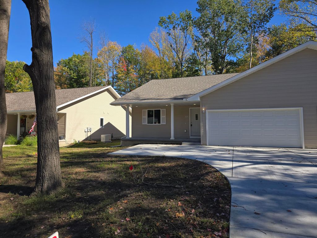 1524 S Woodland Avenue, Michigan City, IN 46360