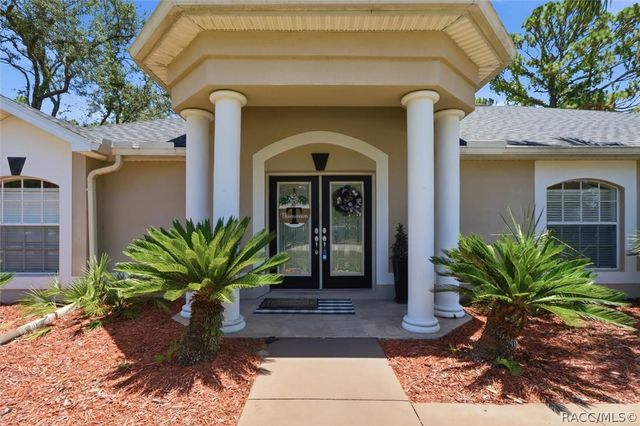10 Cyclamen Court W, Homosassa, FL 34446