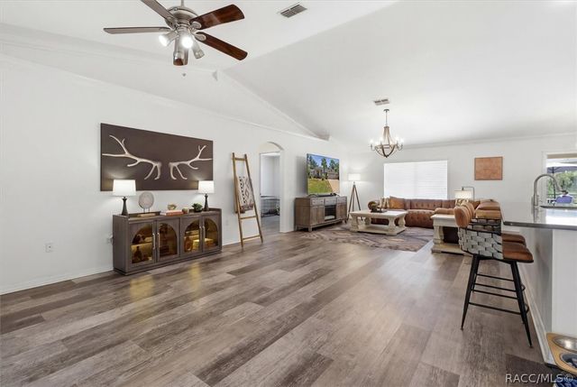 10 Cyclamen Court W, Homosassa, FL 34446