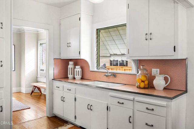 3323 Thorpe Avenue, Los Angeles, CA 90065