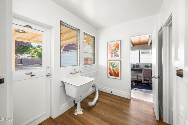 3323 Thorpe Avenue, Los Angeles, CA 90065