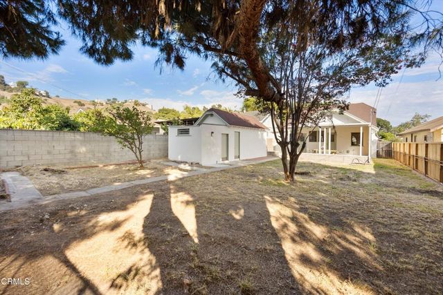 3323 Thorpe Avenue, Los Angeles, CA 90065