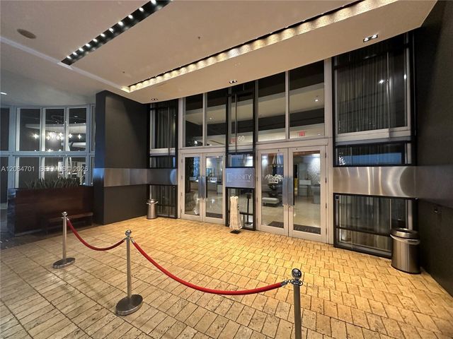60 SW 13th Street 1919, Miami, FL 33130