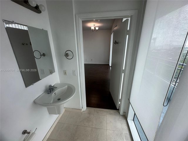 60 SW 13th Street 1919, Miami, FL 33130