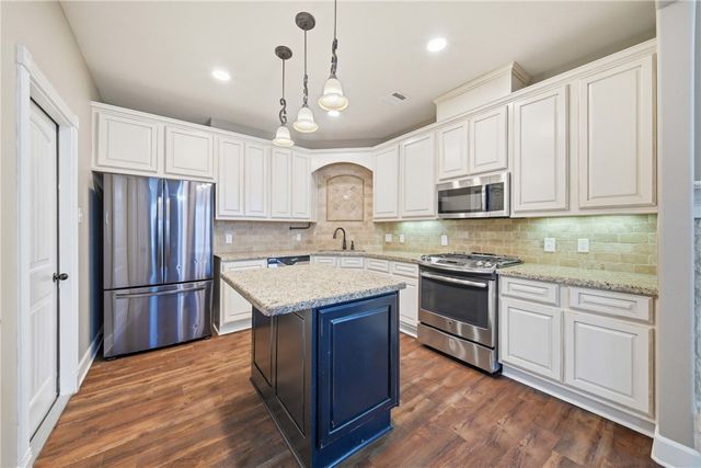 1722 Creekside, College Station, TX 77845