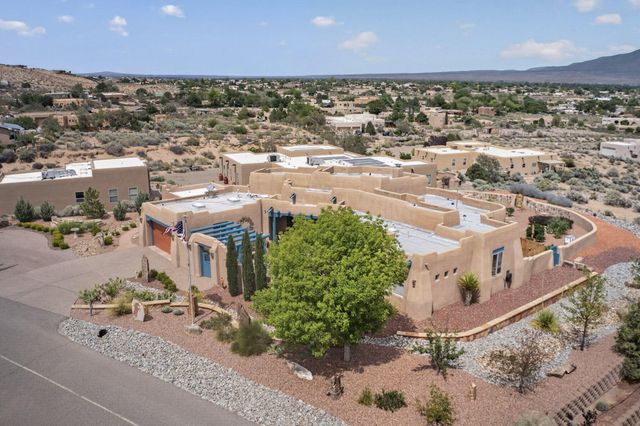 480 Valle Vista Road, Corrales, NM 87048