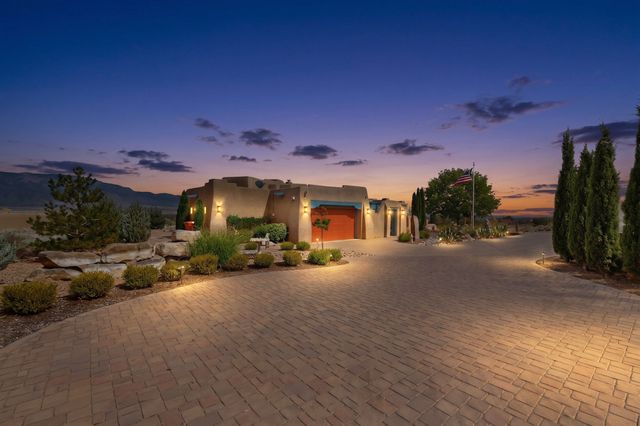 480 Valle Vista Road, Corrales, NM 87048