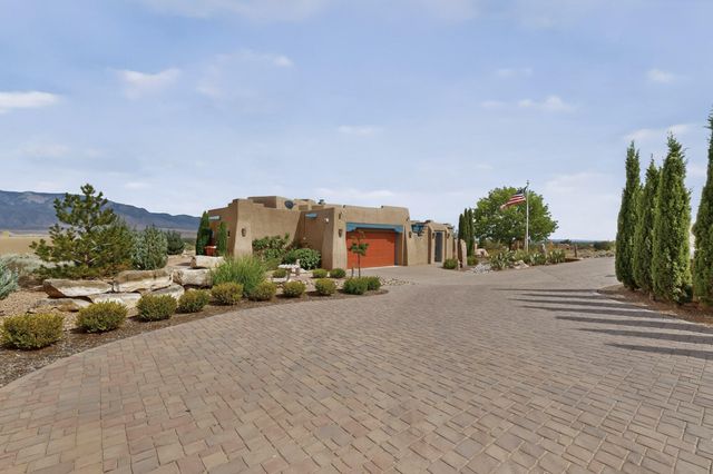 480 Valle Vista Road, Corrales, NM 87048