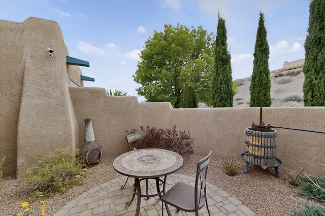 480 Valle Vista Road, Corrales, NM 87048