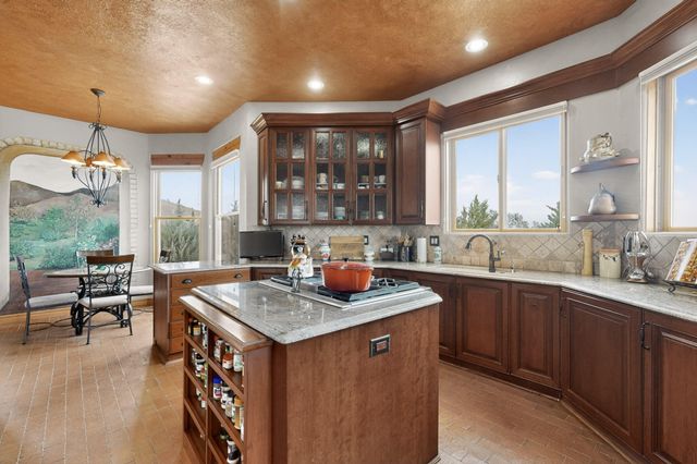 480 Valle Vista Road, Corrales, NM 87048