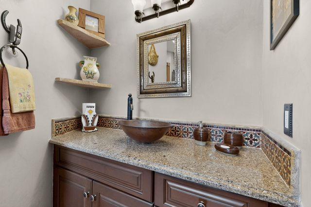480 Valle Vista Road, Corrales, NM 87048