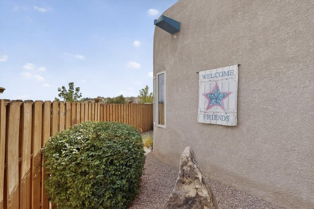 480 Valle Vista Road, Corrales, NM 87048