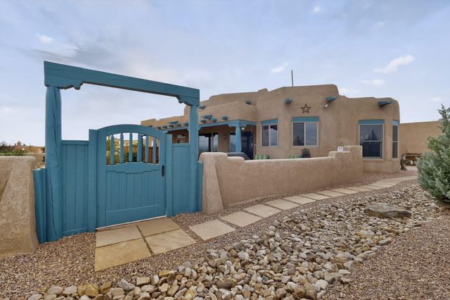 480 Valle Vista Road, Corrales, NM 87048