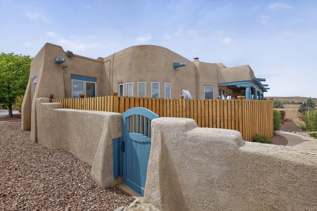 480 Valle Vista Road, Corrales, NM 87048