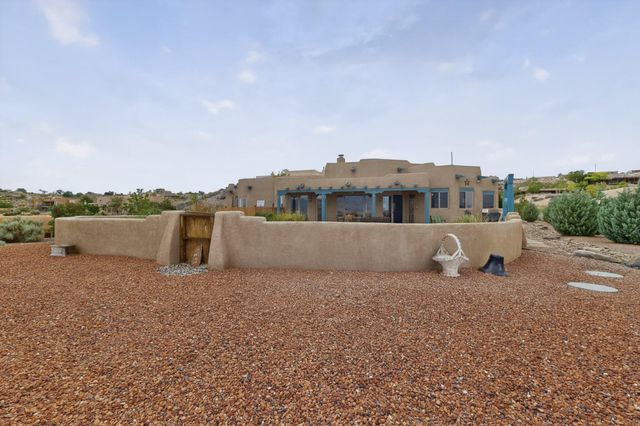 480 Valle Vista Road, Corrales, NM 87048