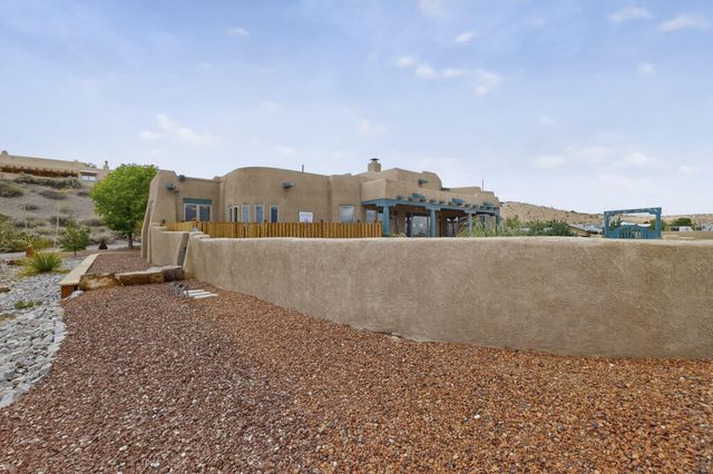 480 Valle Vista Road, Corrales, NM 87048
