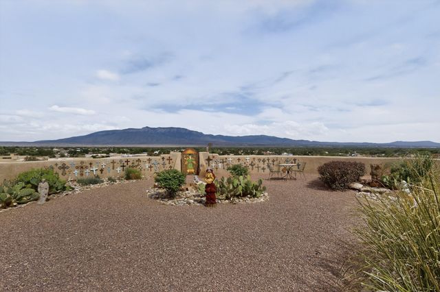 480 Valle Vista Road, Corrales, NM 87048