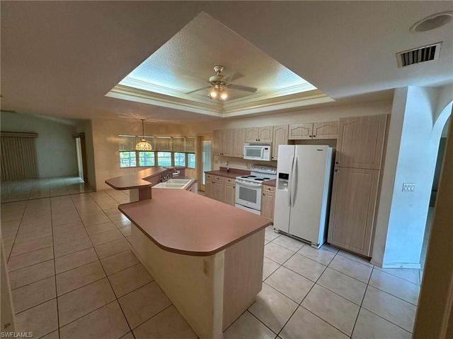 22 SE 14th CT, Cape Coral, FL 33990