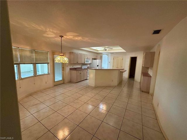 22 SE 14th CT, Cape Coral, FL 33990