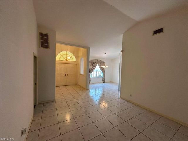 22 SE 14th CT, Cape Coral, FL 33990