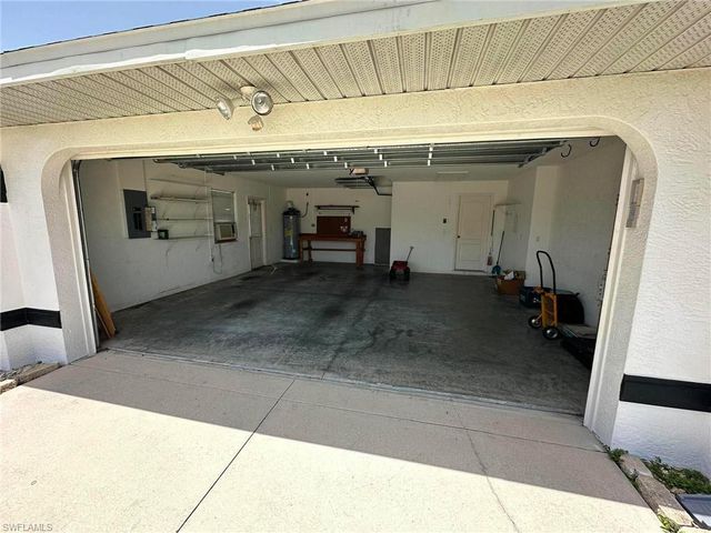 22 SE 14th CT, Cape Coral, FL 33990