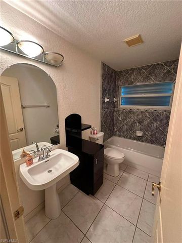 22 SE 14th CT, Cape Coral, FL 33990