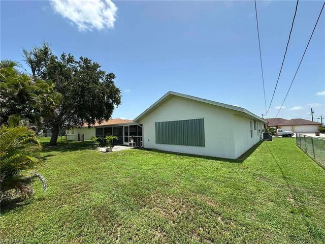 22 SE 14th CT, Cape Coral, FL 33990