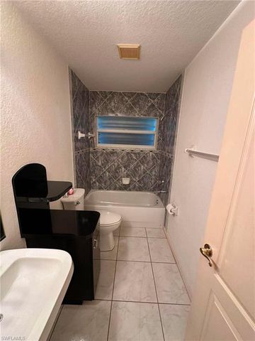 22 SE 14th CT, Cape Coral, FL 33990