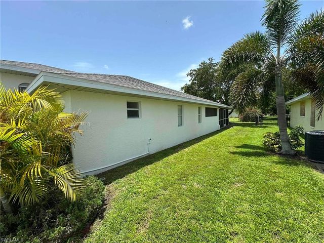 22 SE 14th CT, Cape Coral, FL 33990
