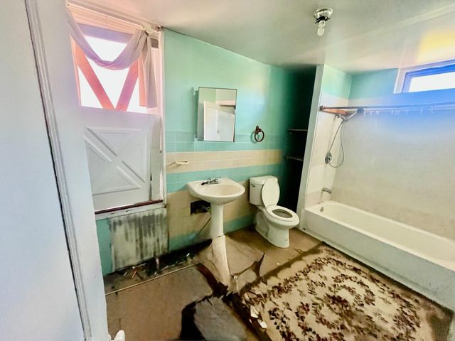 901 S 5TH ST, Camden, NJ 08103