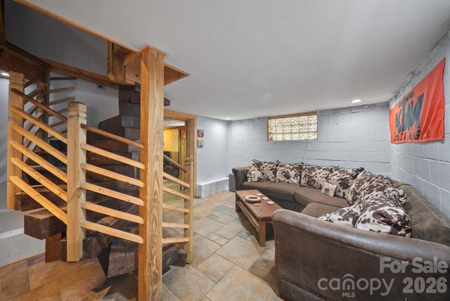 4606 Hemphill Road, Waynesville, NC 28785