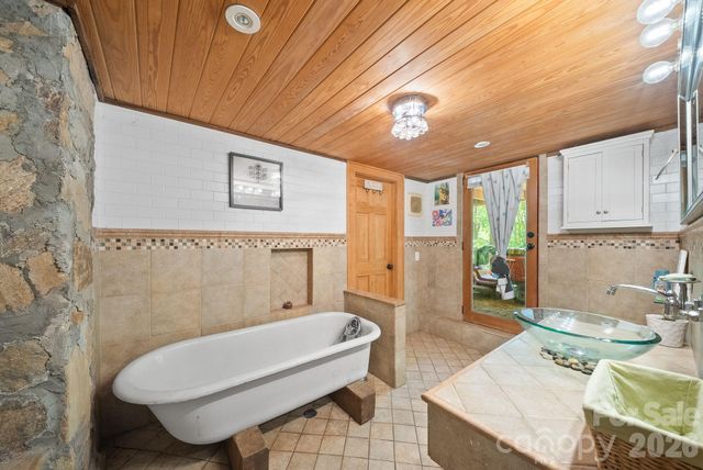 4606 Hemphill Road, Waynesville, NC 28785