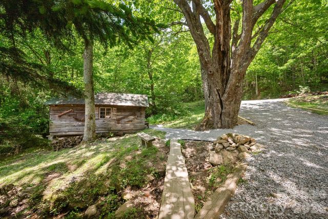 4606 Hemphill Road, Waynesville, NC 28785