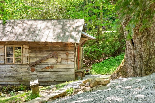 4606 Hemphill Road, Waynesville, NC 28785