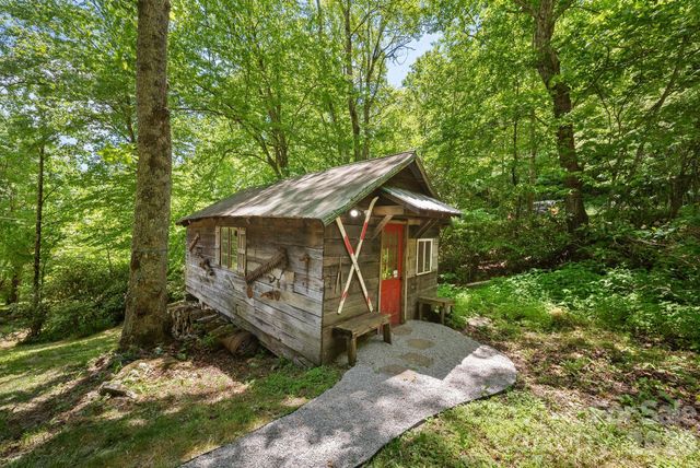 4606 Hemphill Road, Waynesville, NC 28785