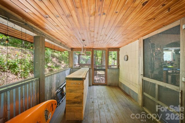 4606 Hemphill Road, Waynesville, NC 28785