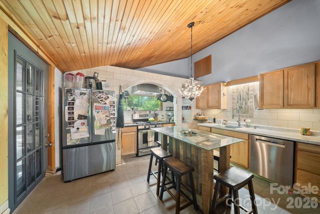 4606 Hemphill Road, Waynesville, NC 28785