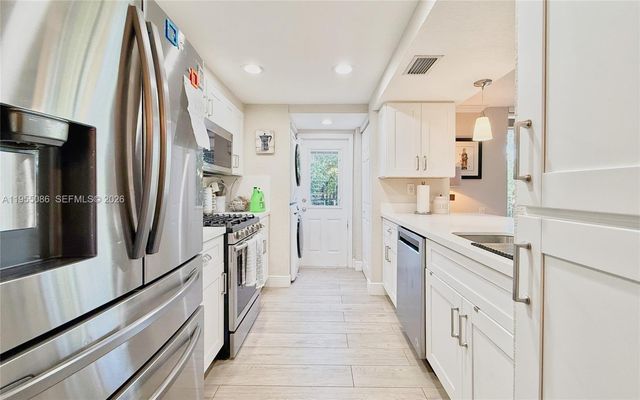 7034 SW 112th Ct, Miami, FL 33173